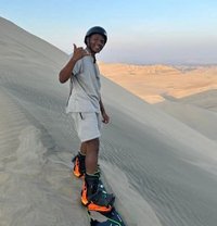 Scot22 - Male escort in Paris