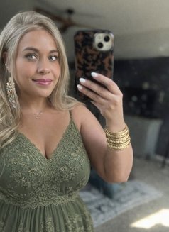 Scottie - puta in Liverpool Photo 2 of 3