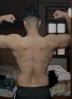 Sculpted Hunk - Acompañantes masculino in Noida Photo 3 of 5