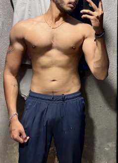 Sam - Male escort in Pune Photo 2 of 18