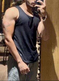 Sam - Male escort in Pune Photo 4 of 18
