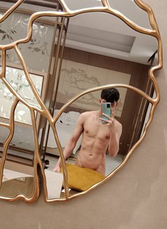Sdxb - Acompañantes masculino in Dubai Photo 2 of 4