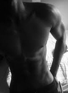 Sean - Male escort in Colombo Photo 2 of 3