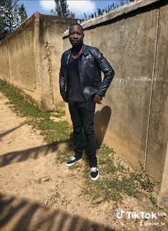 Seanandrew Ke - Male escort in Kakamega Photo 2 of 4
