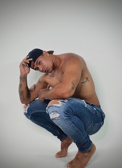 Sebasr - Male escort in Dubai Photo 1 of 8