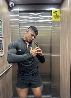 Sebasr - Male escort in Dubai Photo 8 of 8