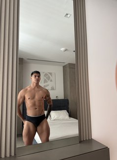 Sebasr - Acompañantes masculino in Dubai Photo 15 of 16