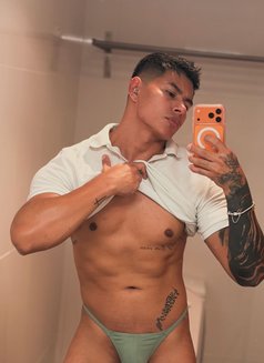Sebasr - Male escort in Dubai Photo 17 of 17
