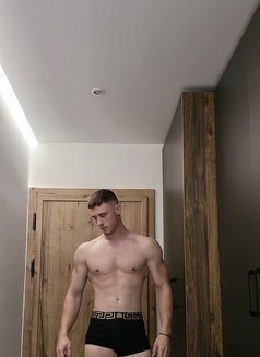 Sebastian Lucovski - Male escort in London Photo 34 of 34