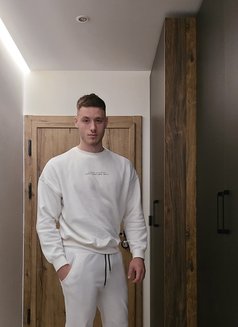 Sebastian Lucovski - Male escort in London Photo 14 of 15