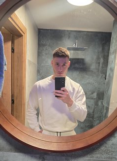 Sebastian Lucovski - Male escort in London Photo 15 of 15