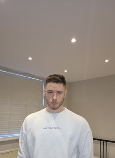 Sebastian Lucovski - Male escort in London Photo 4 of 16