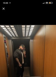 Sébastien94 - Male escort in Dubai Photo 1 of 9