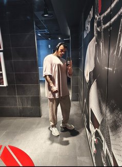 Sébastien94 - Male escort in Dubai Photo 3 of 9