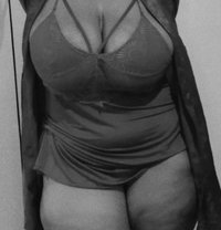 Sebby big boobies - puta in Nairobi Photo 4 of 4