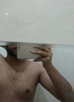 Secret Cheater - Acompañantes masculino in New Delhi Photo 2 of 2