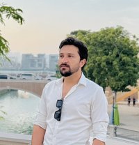 Secret - Acompañantes masculino in Lahore