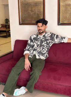 Secret Superstar - Acompañantes masculino in New Delhi Photo 1 of 1