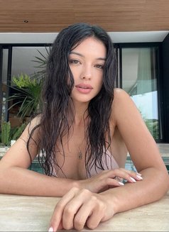 Seductive Lovely Shara - puta in Hong Kong Photo 1 of 8