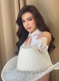 Seductive Luna - Transsexual escort in Manila Photo 6 of 9