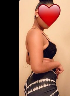 Seductive Mia Nuru Massage - puta in Nairobi Photo 4 of 6