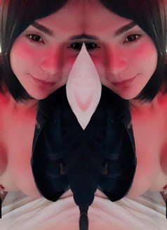 Seductive Ts - Transsexual escort in Makati City Photo 2 of 10