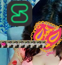 Seductive Wife Devika Gayathri - puta in Visakhapatnam