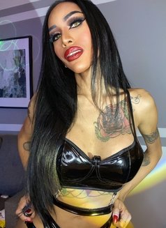 SEDUCTRESS ALODIA - Transsexual escort in Hong Kong Photo 11 of 25