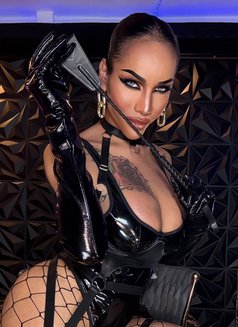 SEDUCTRESS ALODIA - Transsexual escort in Hong Kong Photo 26 of 29