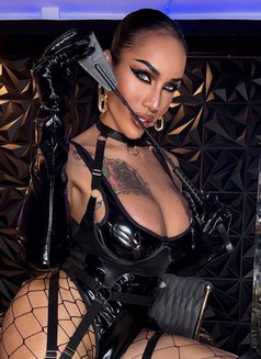 SEDUCTRESS ALODIA - Transsexual escort in Hong Kong Photo 29 of 29