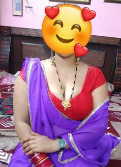 Marred house wife π€ - escort in Gurgaon Photo 14 of 16