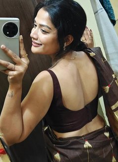 Seema - puta in Colombo Photo 1 of 2