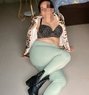 Independent Bhabhi - puta in Agra Photo 1 of 2