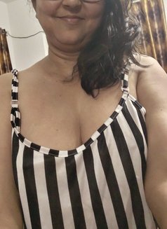 Seema - escort in Mumbai Photo 5 of 6