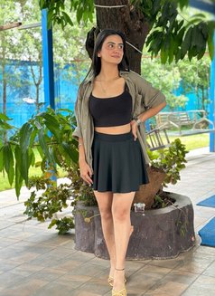 Seema Kumari - puta in Bangalore Photo 1 of 3