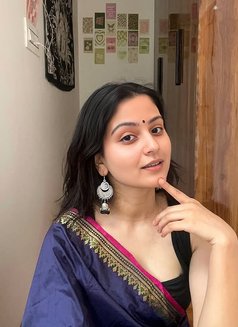 Seema Kumari - escort in Mumbai Photo 2 of 3