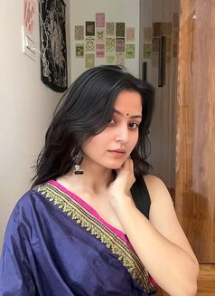 Seema Kumari - escort in Mumbai Photo 3 of 3