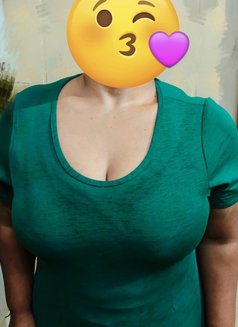 Cam - escort in Kolkata Photo 1 of 3