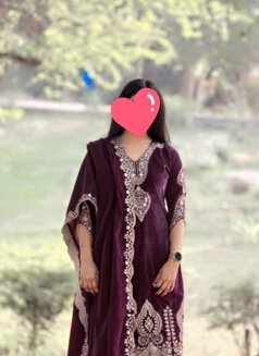 Sejal GFE cam and real meet - escort in New Delhi Photo 4 of 5