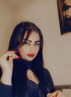 Seleen - escort in Beirut Photo 2 of 6