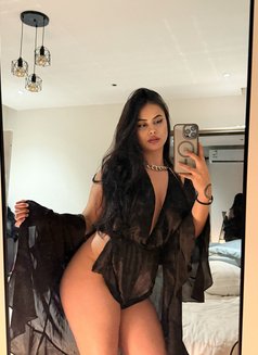 Selen - escort in Riyadh Photo 5 of 8