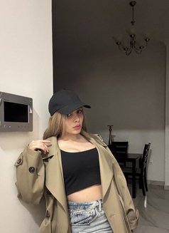 Selen - puta in Muscat Photo 6 of 7