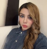 Selen - escort in Muscat Photo 3 of 5