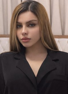 Selen - puta in Muscat Photo 4 of 5