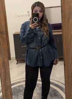 Selen - puta in Muscat Photo 5 of 5