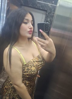 Selen - escort in Beirut Photo 2 of 6