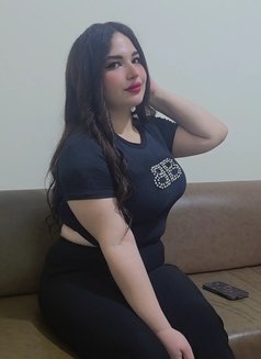 Selen - escort in Beirut Photo 5 of 6