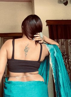 Selena Cam and Real Meet - puta in Kathmandu Photo 2 of 4