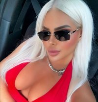 Selena - puta in İstanbul