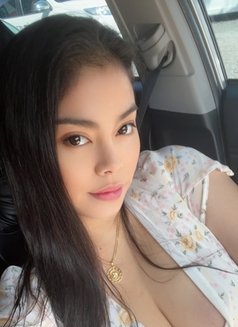 Selena - escort in Manila Photo 7 of 22